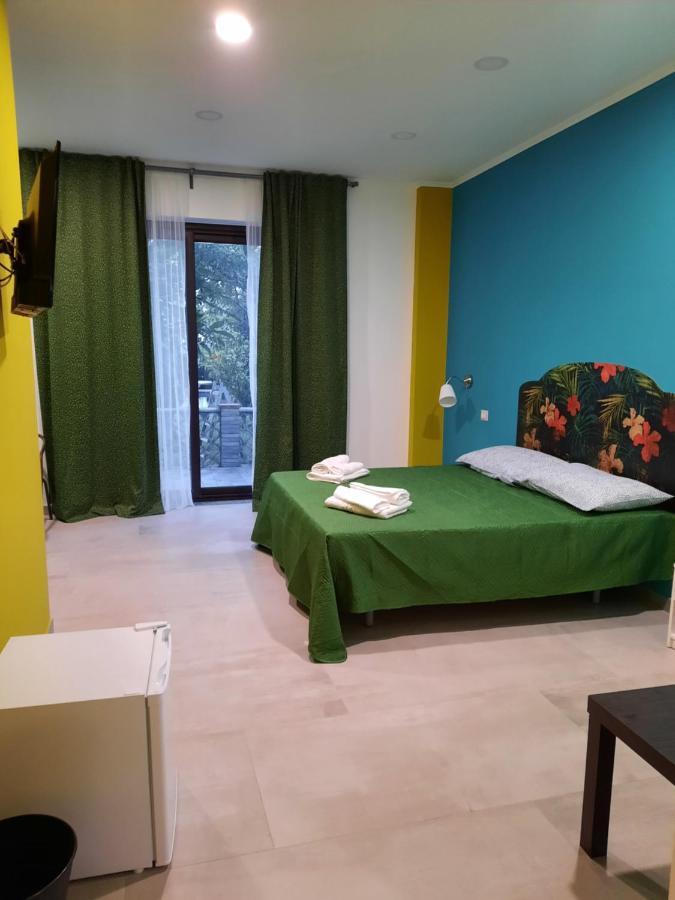 Taorbay Bed & Breakfast Giardini Naxos Bagian luar foto