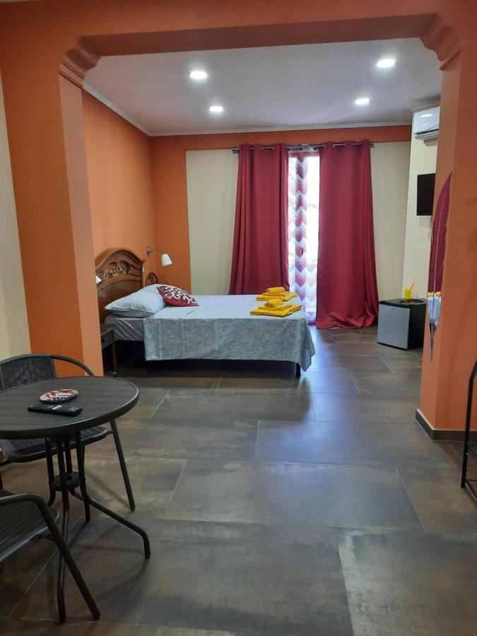 Taorbay Bed & Breakfast Giardini Naxos Ruang foto