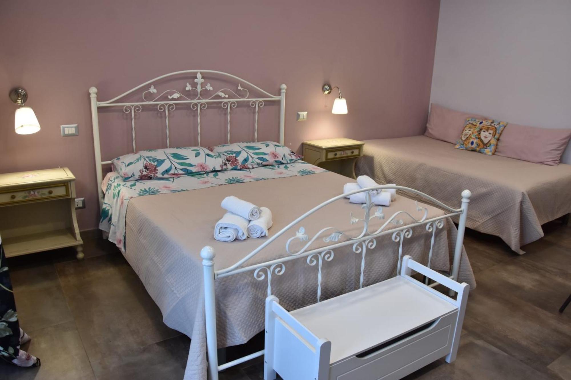 Taorbay Bed & Breakfast Giardini Naxos Bagian luar foto