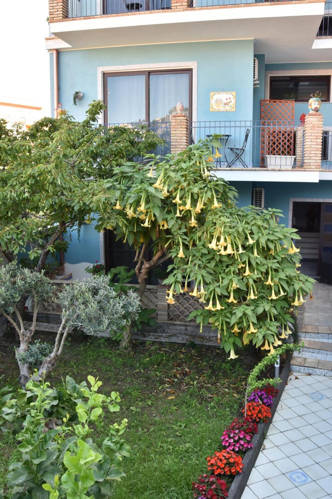 Taorbay Bed & Breakfast Giardini Naxos Bagian luar foto